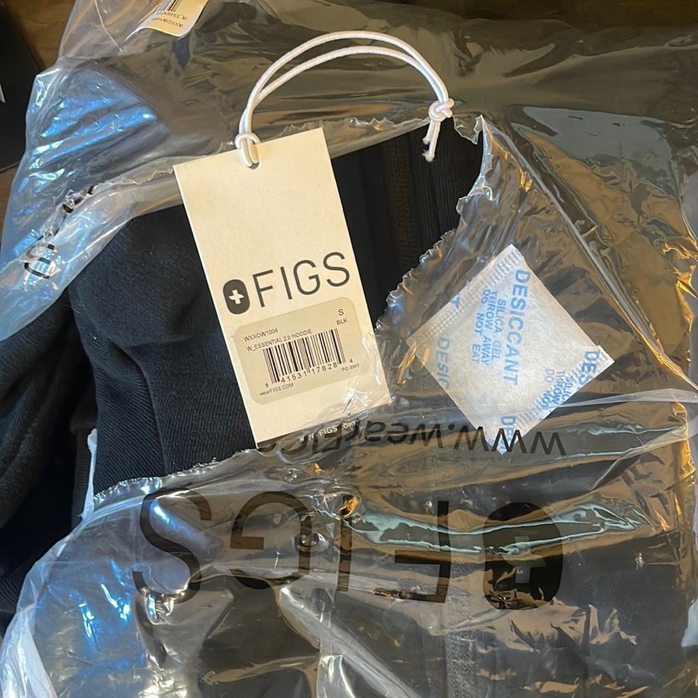 New FIGS with tags small - essential women’s zip hoodie